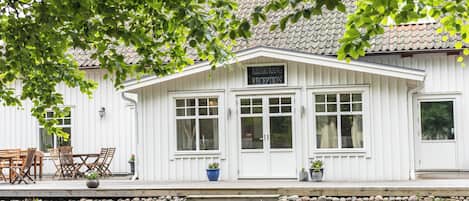 Se sirven cenas y cocina internacional