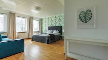 Superior kamer | Luxe beddengoed, verduisterende gordijnen, een strijkplank/strijkijzer