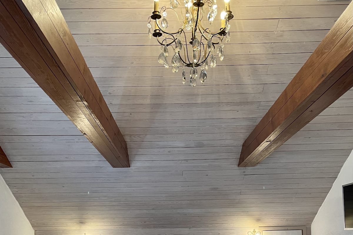 Ropa de cama de alta calidad y cortinas blackout