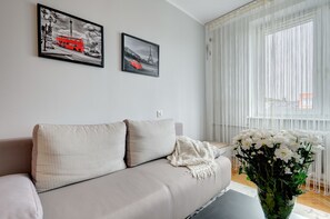 Standard Apartment | Living room | Flat-screen TV - Elite Apartments City Center Podwale (Gdansk)