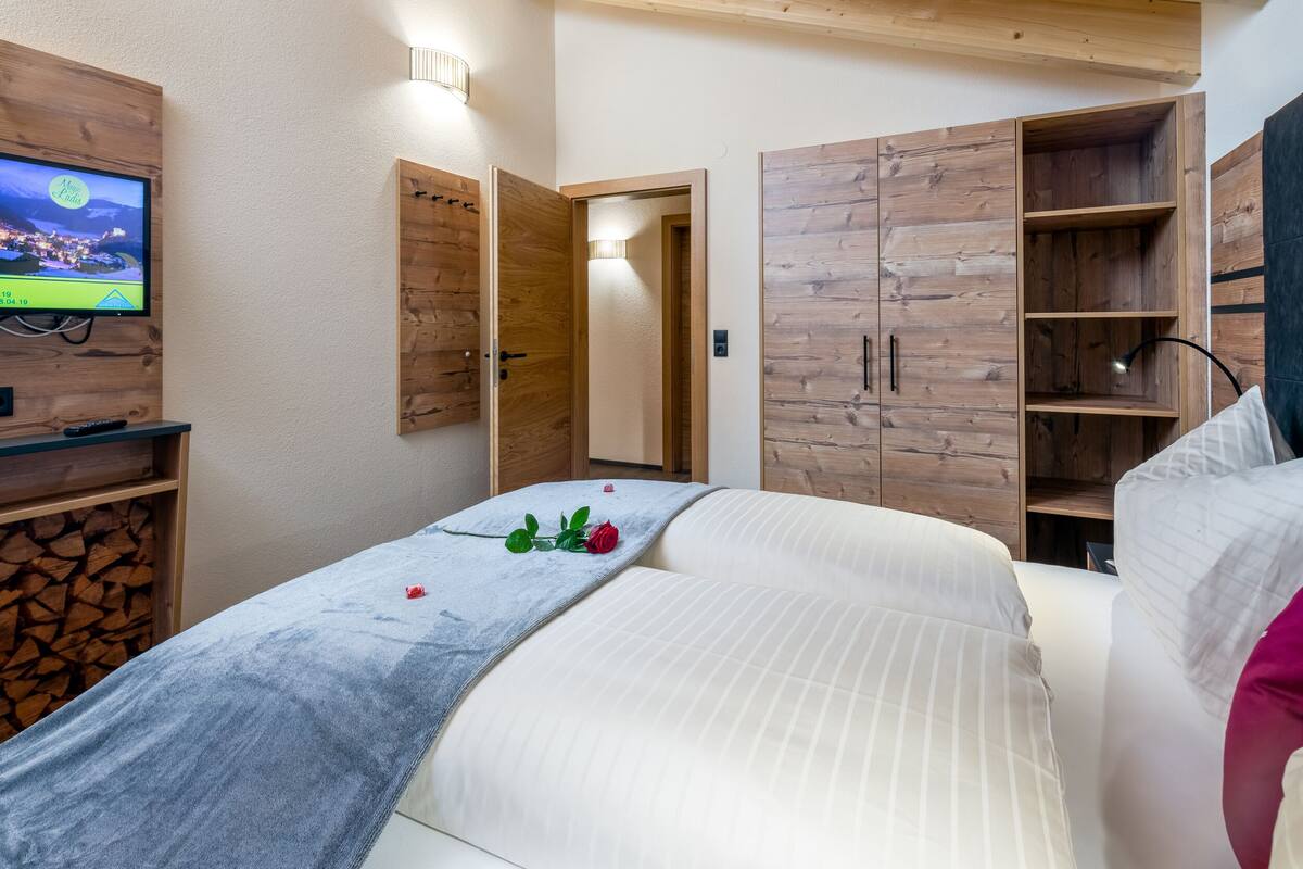 Classic Apartment | 1 bedroom, hypo-allergenic bedding, in-room safe, blackout curtains