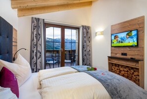 1 bedroom, hypo-allergenic bedding, in-room safe, blackout drapes - Alpin Chalet am Burgsee (Ladis)