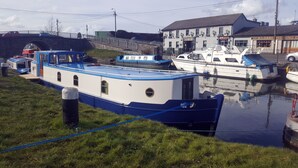 Unclassified image, 5 of 17, button - Roisin Dubh Houseboat (Sallins)
