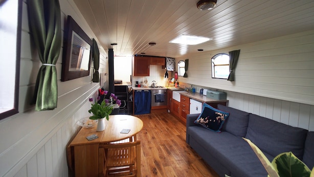 Unclassified image, 1 of 17, button - Roisin Dubh Houseboat (Sallins)