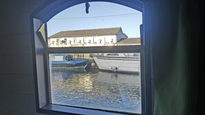 Unclassified image, 3 of 17, button - Roisin Dubh Houseboat (Sallins)