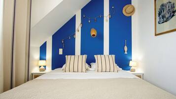 Family Room | Individually decorated, individually furnished, desk, blackout curtains