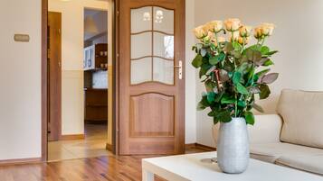 Apartment | Living area | Flat-screen TV