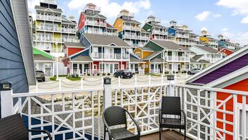 Luxury Condo, 3 Bedrooms | View from room