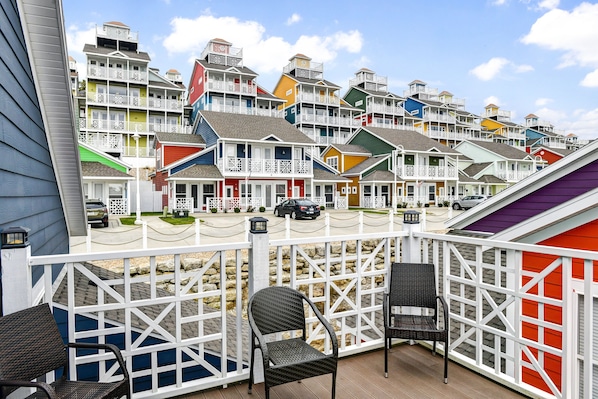 Luxury Condo, 3 Bedrooms | View from room