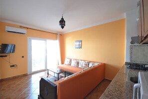 Studio | Living room | 32-inch TV with satellite channels - Complexe Mirador (M'diq)