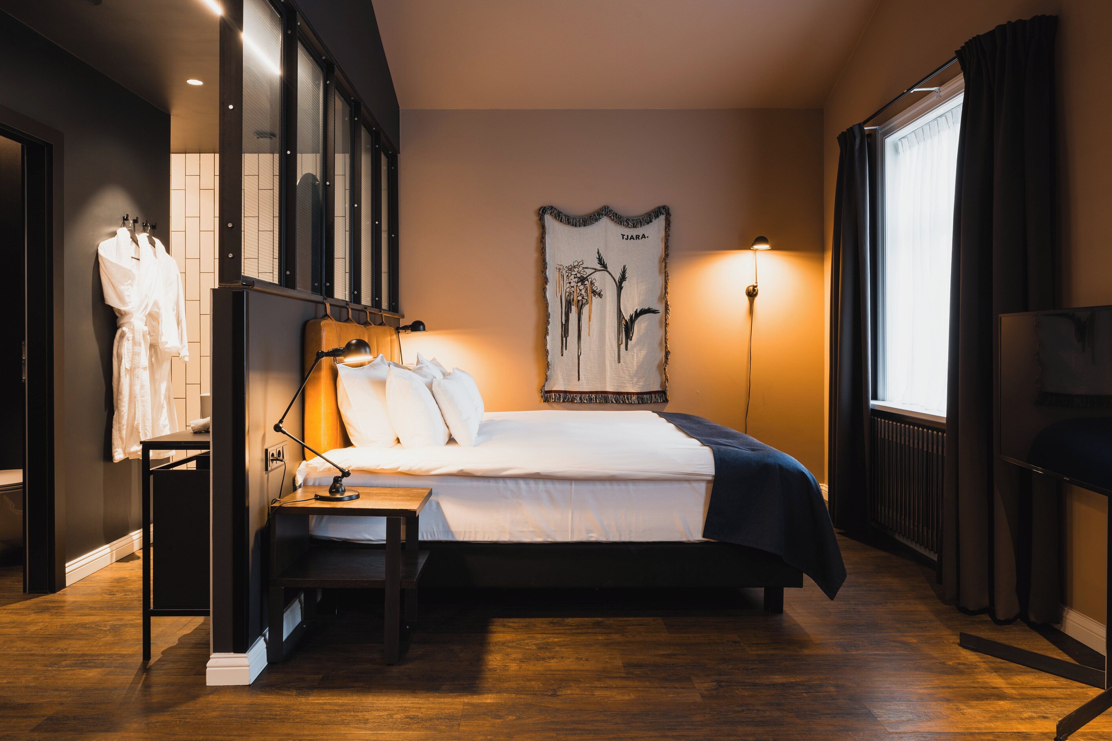 junior suite (with sauna & gym access) | 1 bedroom, hypo-allergenic bedding, minibar, in-room safe