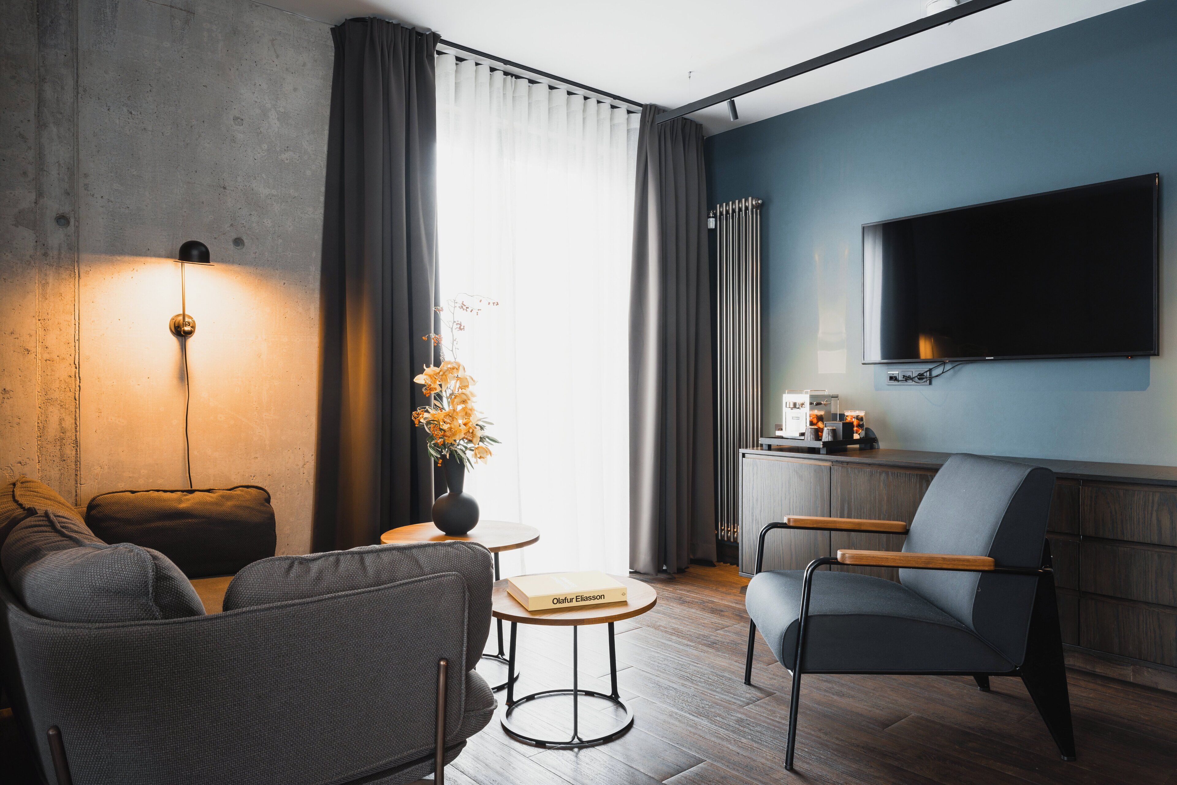 Suite, Harbor View (with Sauna & Gym Access) | Hypo-allergenic bedding, in-room safe, blackout drapes