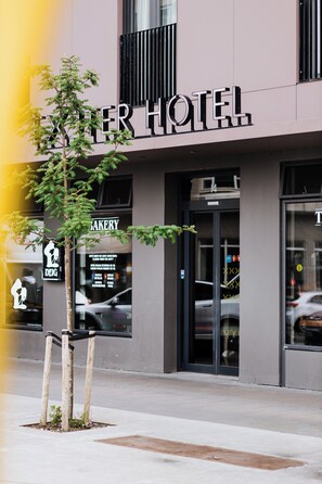 Property entrance - Exeter Hotel (Reykjavik)