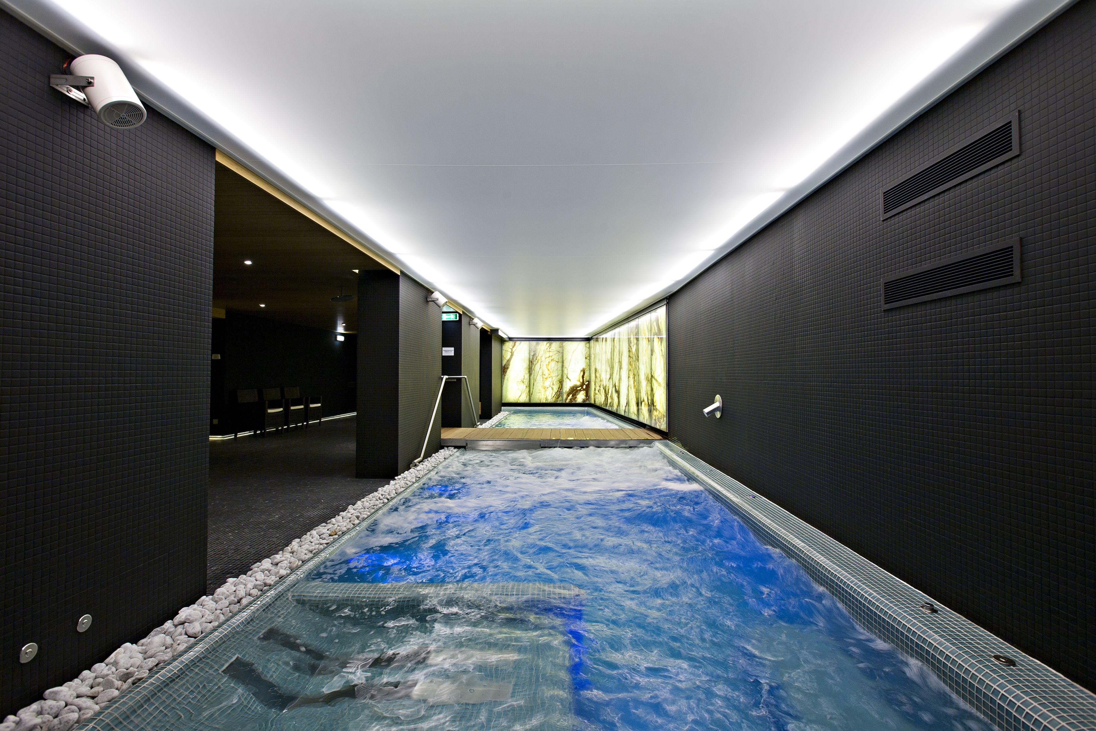 indoor spa tub