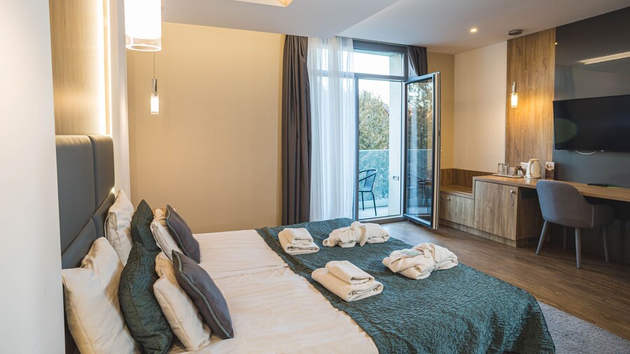 Hotel ZENA beauty & shopping center
