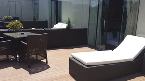 Deluxe room with balcony | ระเบียง