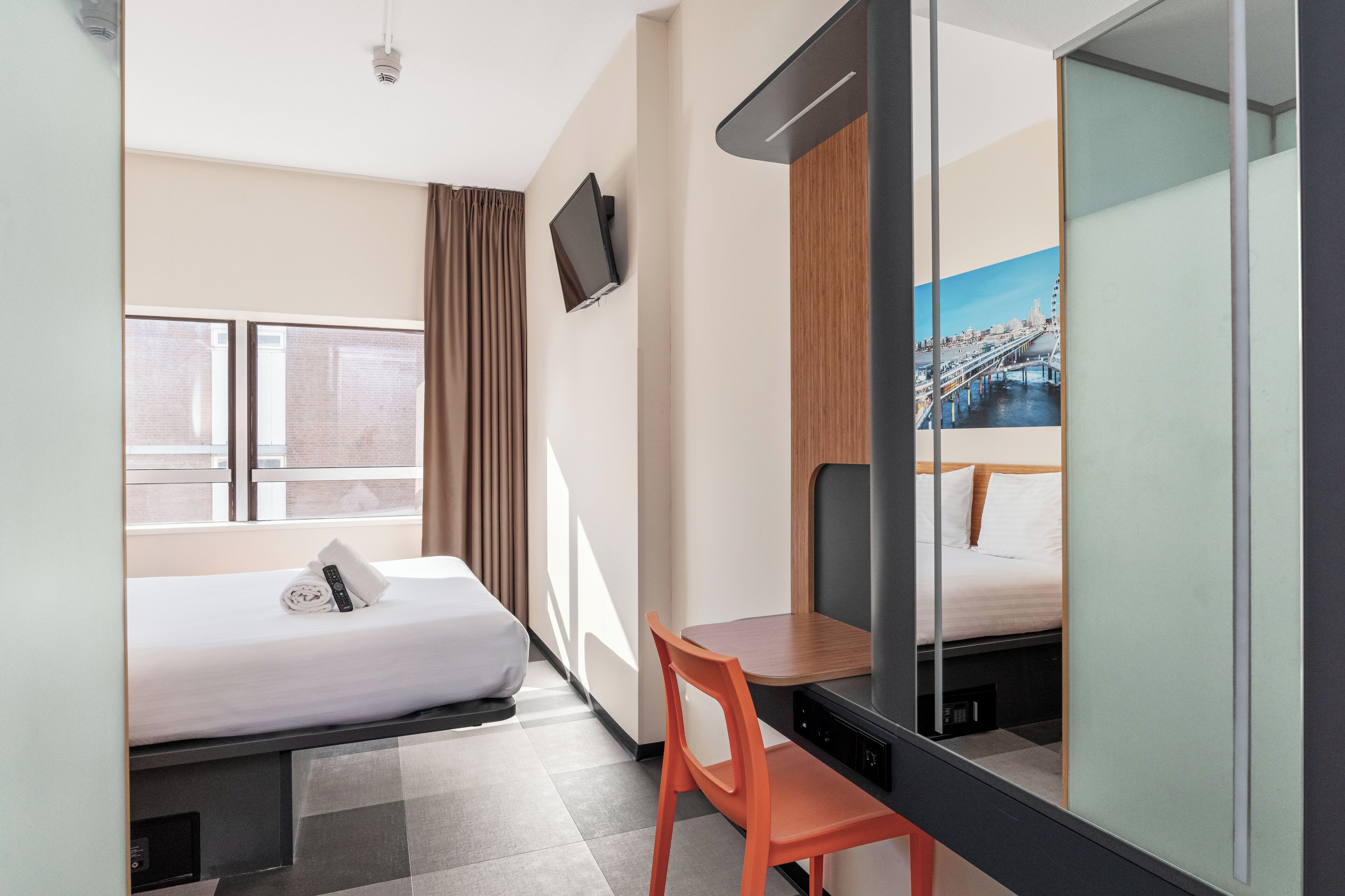 standard double room | desk, free wifi, bed sheets