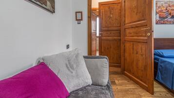 2 camere, biancheria da letto di alta qualità, copriletto in piuma