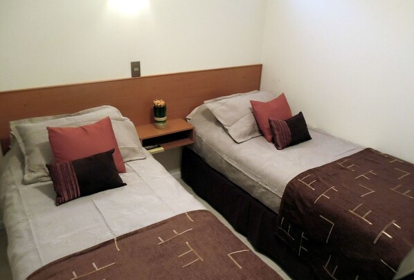 Double Room, 2 Twin Beds | Free cribs/infant beds, free rollaway beds, free WiFi