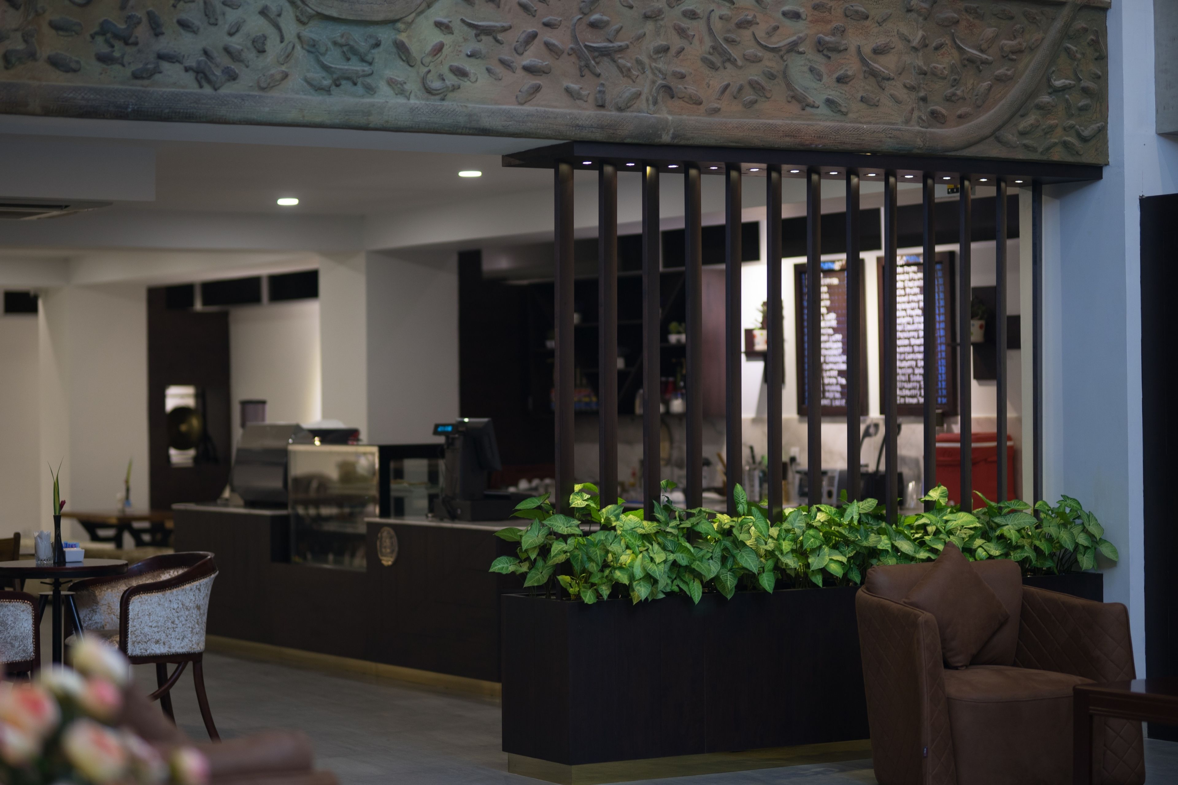 daily cooked-to-order breakfast (usd 6 per person)