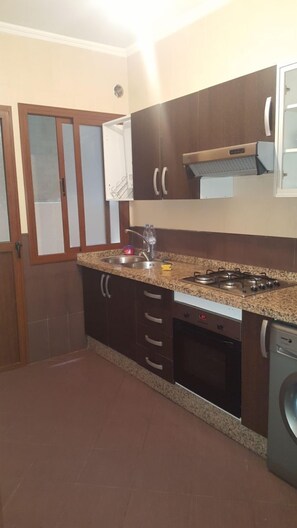 Apartment, 3 Bedrooms | Private kitchen - Immeuble Abdelilah (Fnideq)