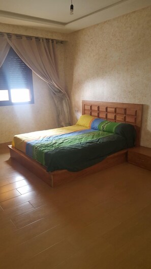 3 habitaciones, decoración personalizada y muebles diferentes 