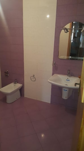 Leilighet, 3 soverom | Bad | Dusj og håndklær