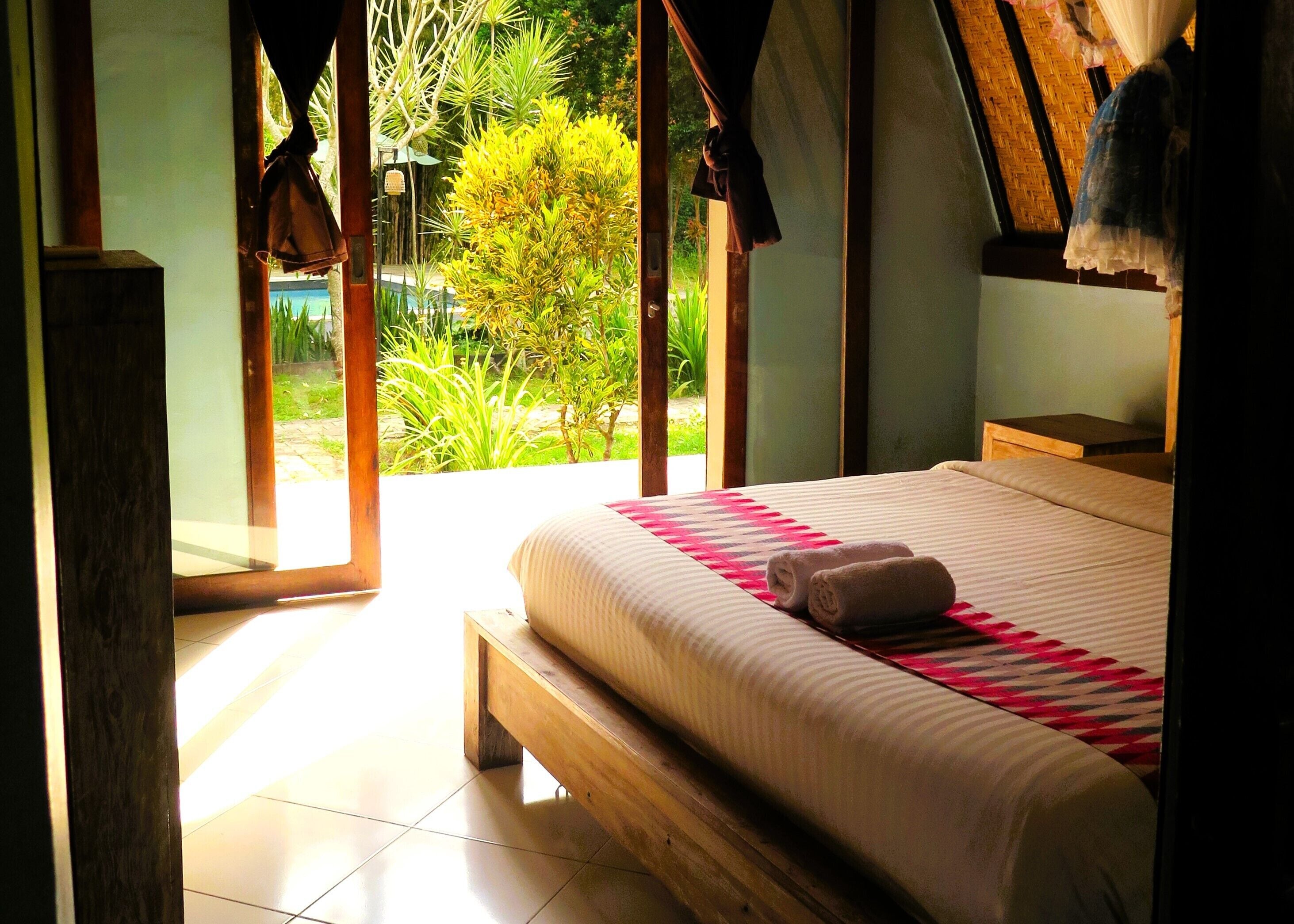 Wifi gratis y ropa de cama 