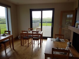 Se ofrece un desayuno completo (12.00 EUR por persona)