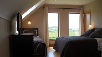 Iron/ironing board, free WiFi, bed sheets