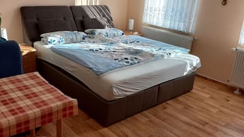 2 Schlafzimmer, Bügeleisen/Bügelbrett, Reisekinderbett, WLAN