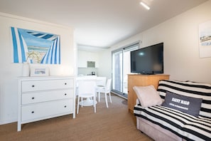 Superior Studio, Terrace, Sea View | Living area
