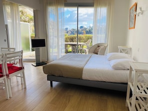 Studio, Terrace, Sea View | Individually decorated, individually furnished, laptop workspace