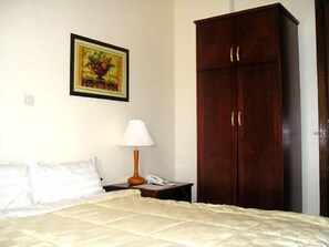 In-room safe, desk, soundproofing, free WiFi