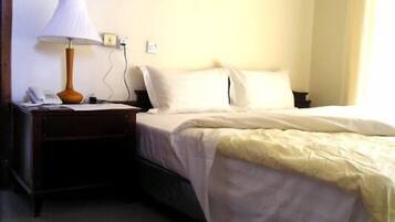 Standard Room | In-room safe, desk, soundproofing, free WiFi