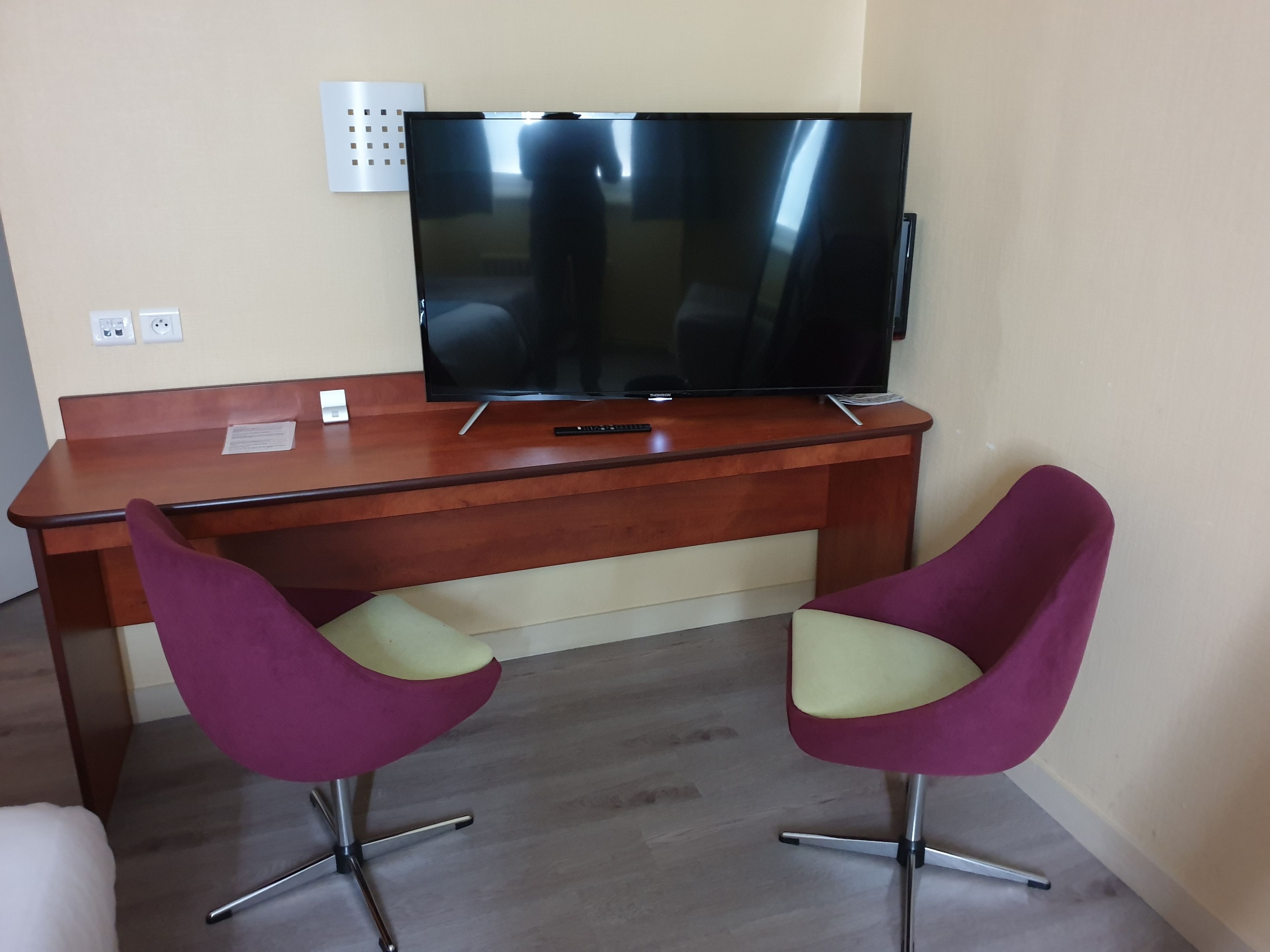 Superior Double Room | Individually decorated, individually furnished, desk, blackout curtains