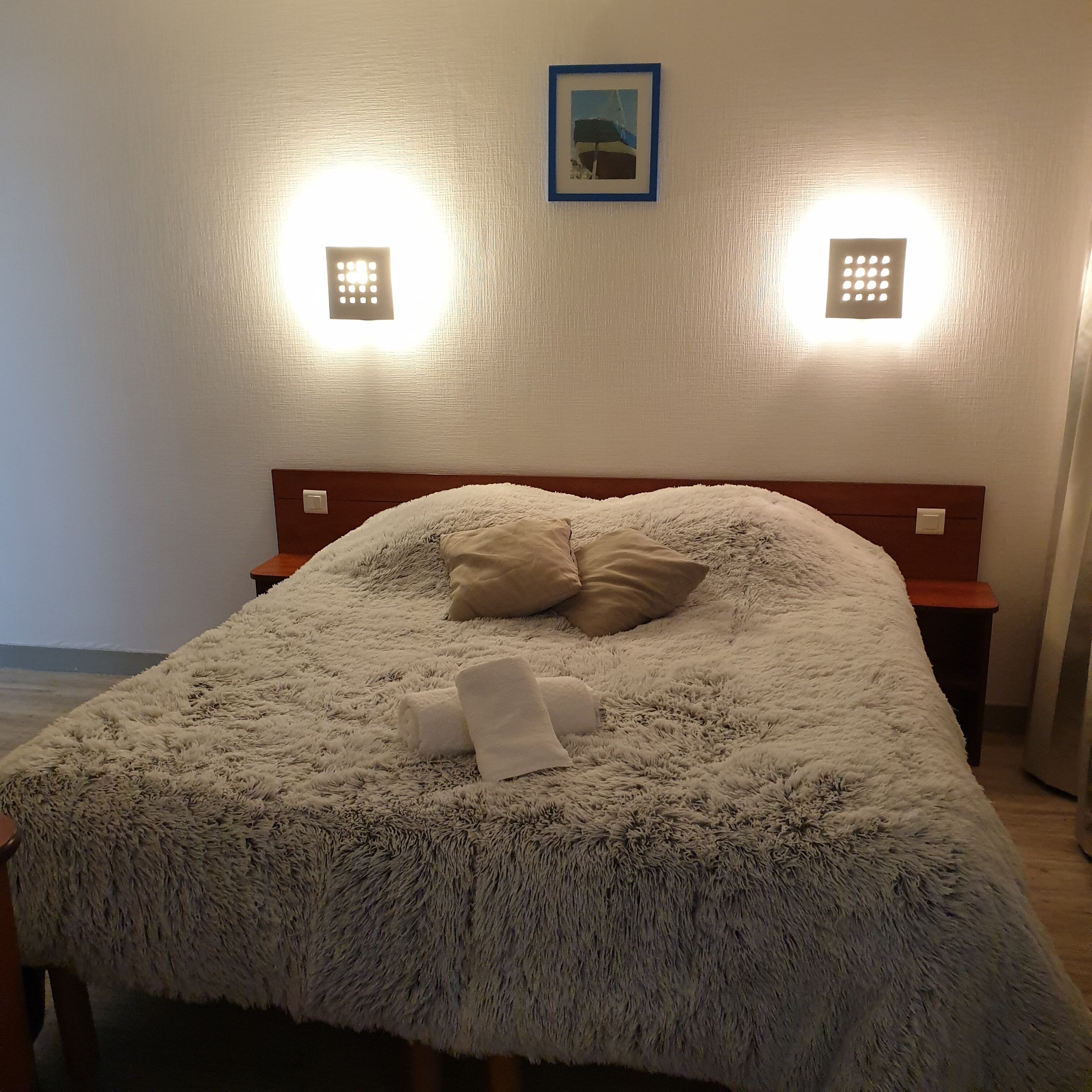 Decoración personalizada, muebles diferentes y escritorio 