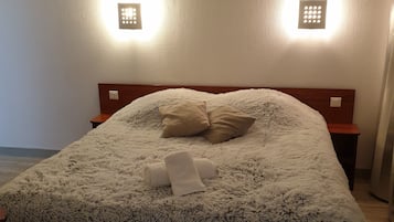 Chambre Double Confort | Décoration personnalisée, ameublement personnalisé, bureau