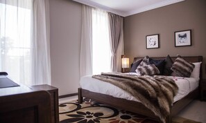 Apartment, Balcony | 1 bedroom, premium bedding, minibar, in-room safe - Red Mango Apartment Hotel (Sekondi-Takoradi)