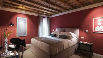 Frigobar, cofres nos quartos, individualmente decorados