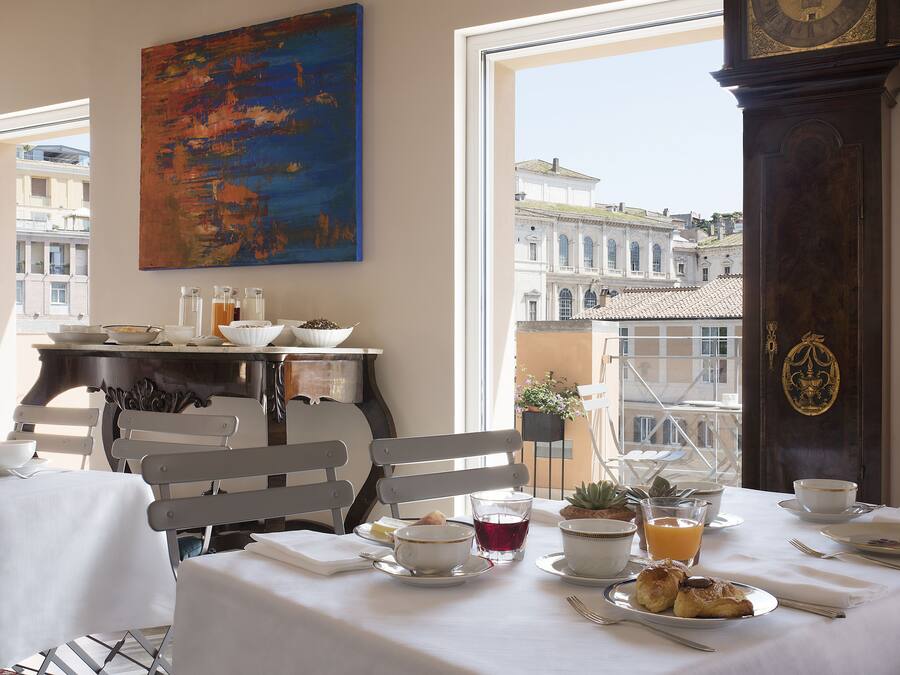 Café da manhã com buffet todos os dias mediante uma taxa