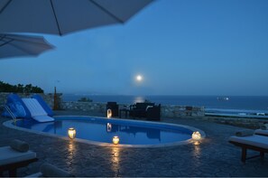 Outdoor pool - Mastiha Villas (Chios)