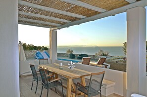 Terrace/patio - Mastiha Villas (Chios)