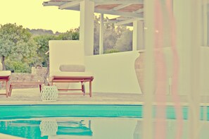 Outdoor pool - Mastiha Villas (Chios)