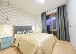 1 bedroom, desk, iron/ironing board, cots/infant beds - ShortStayPoland Kieslowskiego - B41 (Warsaw)