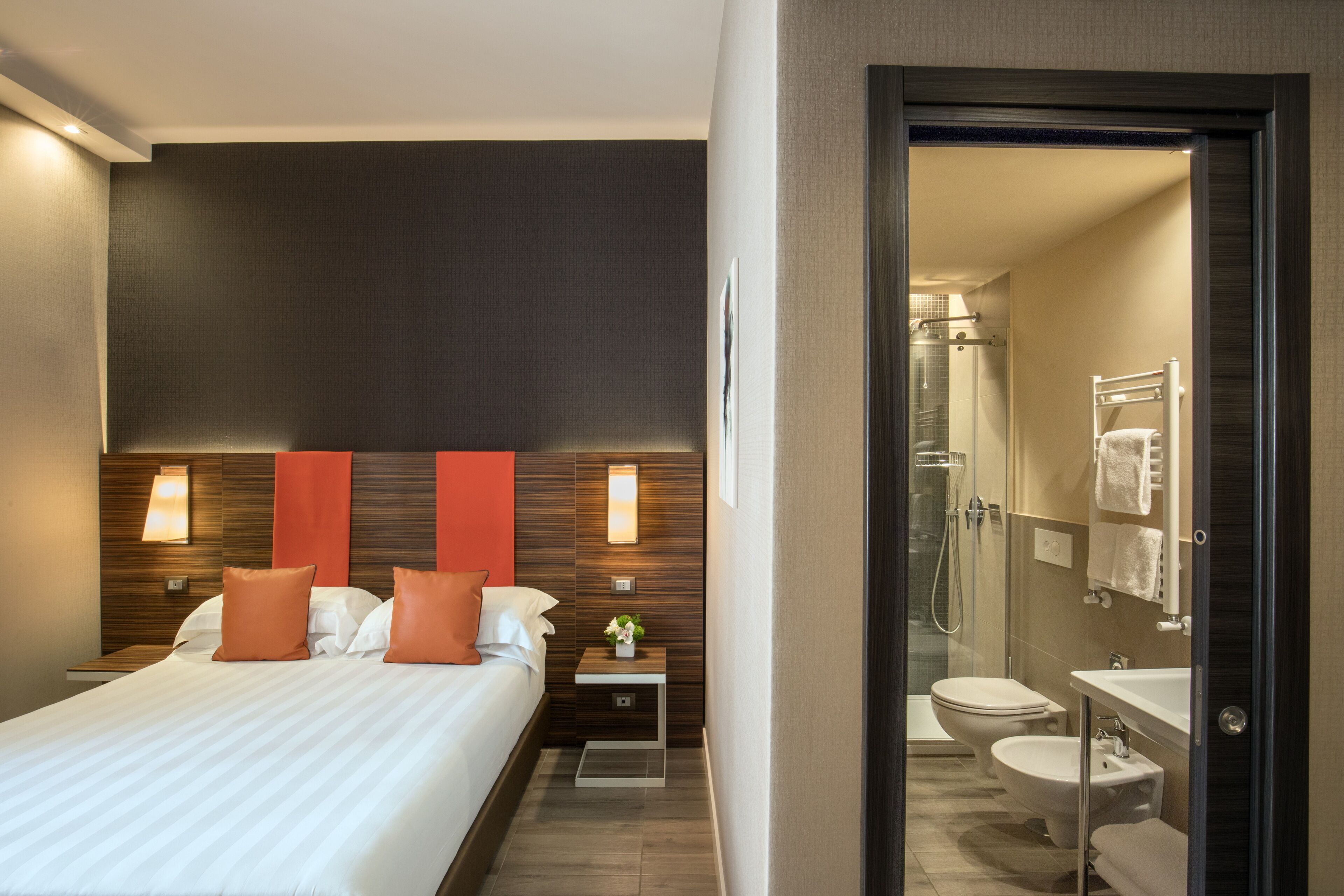 classic double room | minibar, in-room safe, desk, soundproofing