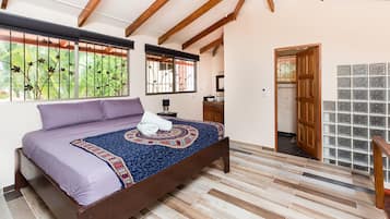 1 bedroom, premium bedding, minibar, in-room safe