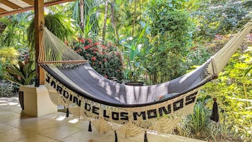 Doppelzimmer, 1Â King-Bett, Terrasse | Blick auf den Garten