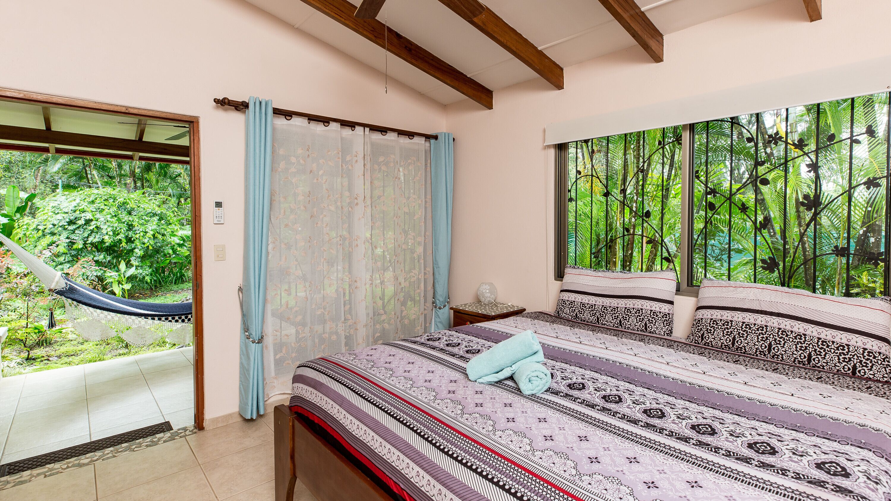 Dobbeltværelse - 1 kingsize-seng - terrasse | Premium-sengetøj, pengeskab på værelset, gratis Wi-Fi, sengetøj