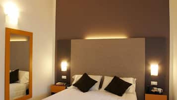 Standard-Doppelzimmer | Schreibtisch, Bügeleisen/Bügelbrett, Bettwäsche, Rollstuhlgeeignet